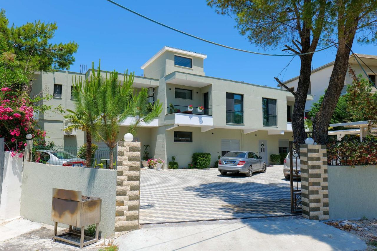 Hotel Vila Celaj à Vlorë Extérieur photo