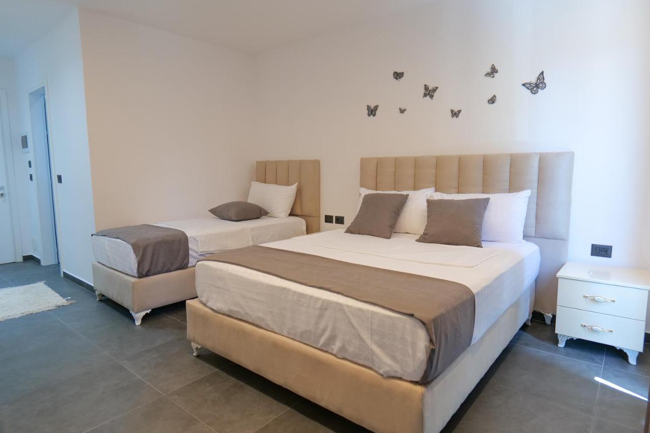 Hotel Vila Celaj à Vlorë Extérieur photo