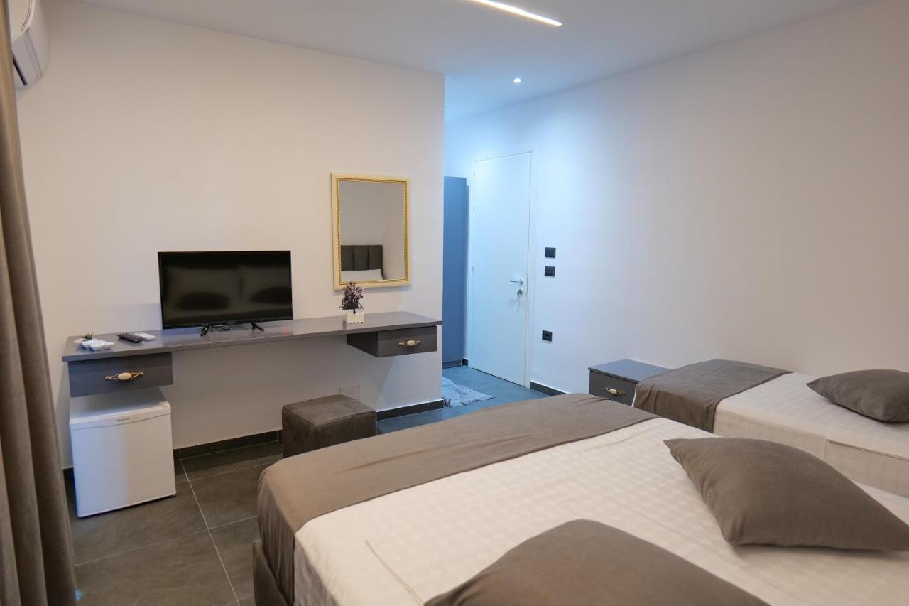 Hotel Vila Celaj à Vlorë Extérieur photo