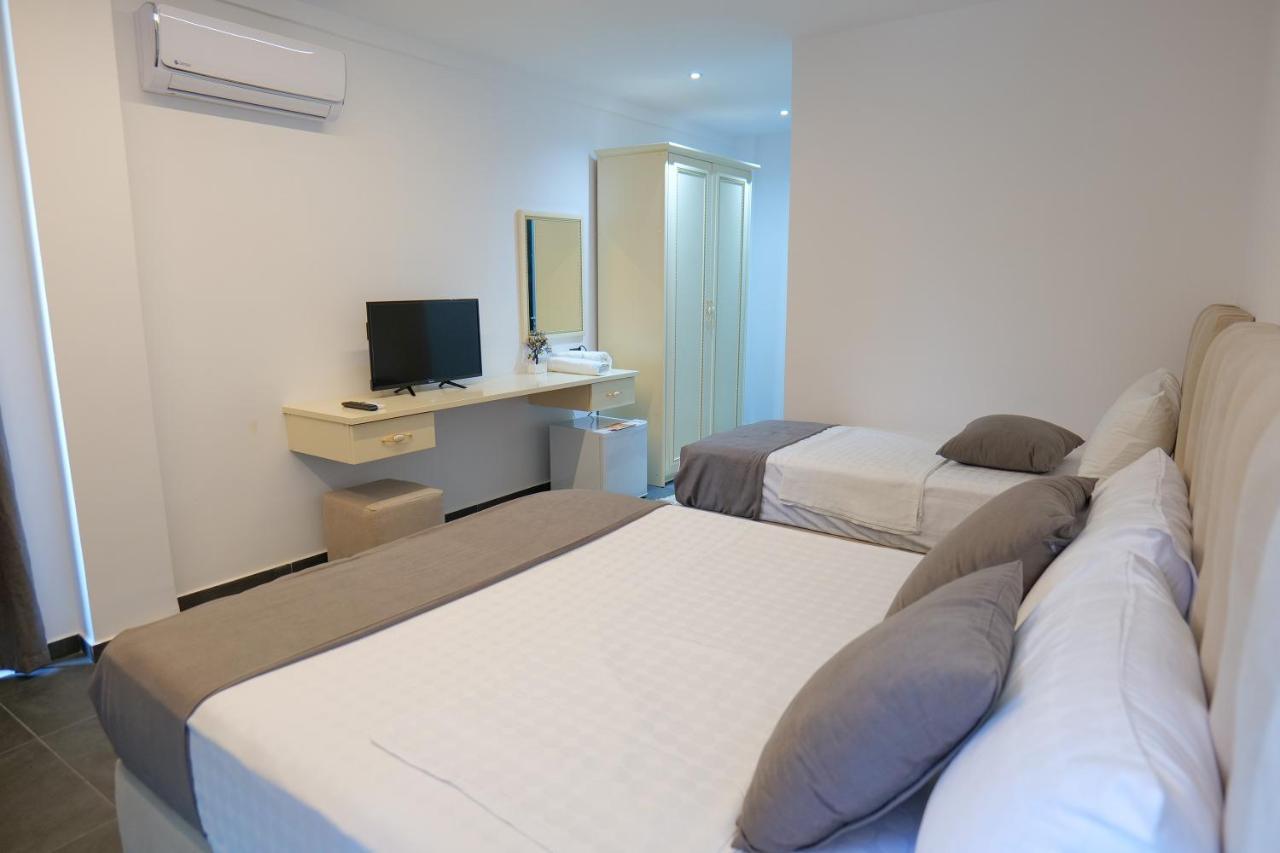 Hotel Vila Celaj à Vlorë Extérieur photo