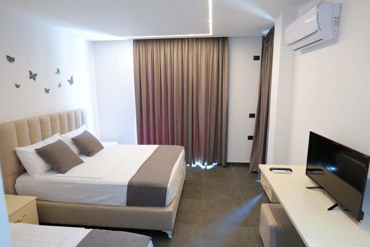 Hotel Vila Celaj à Vlorë Extérieur photo