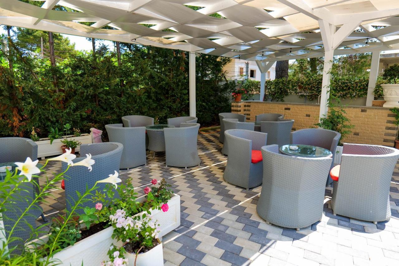 Hotel Vila Celaj à Vlorë Extérieur photo