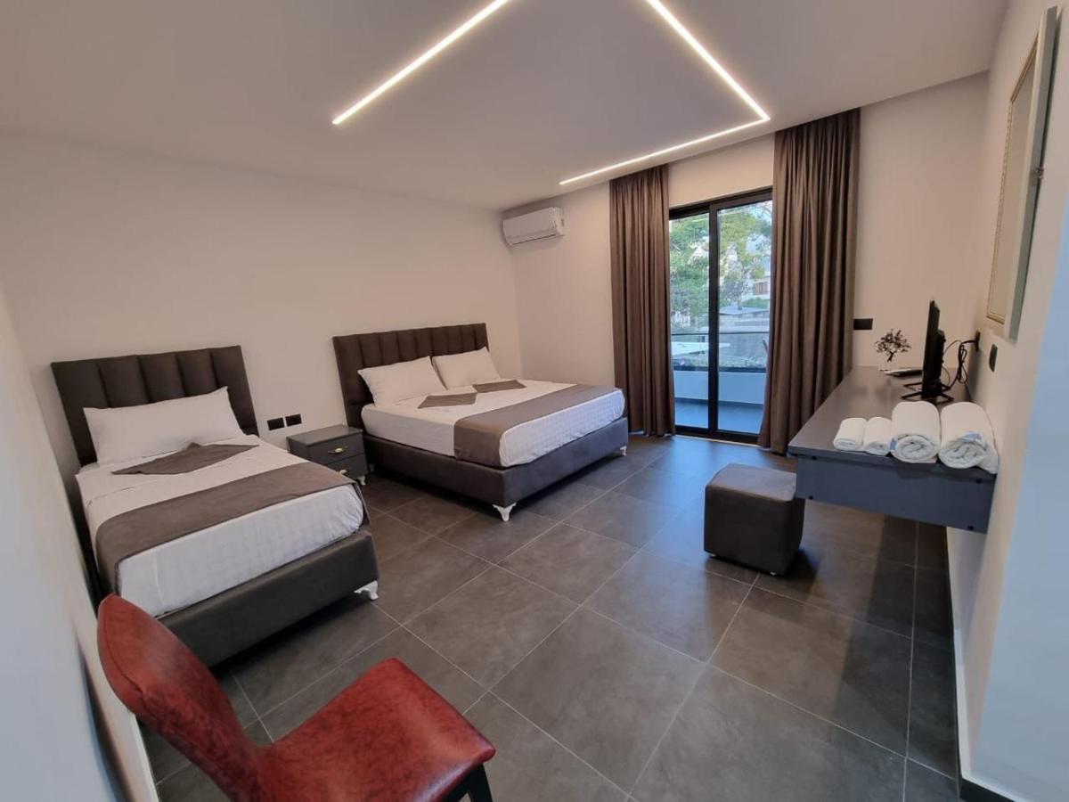 Hotel Vila Celaj à Vlorë Extérieur photo