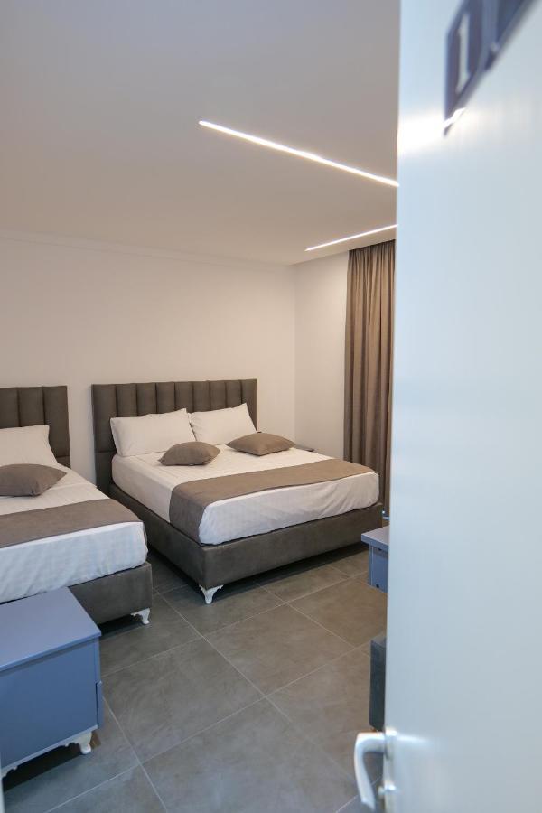 Hotel Vila Celaj à Vlorë Extérieur photo