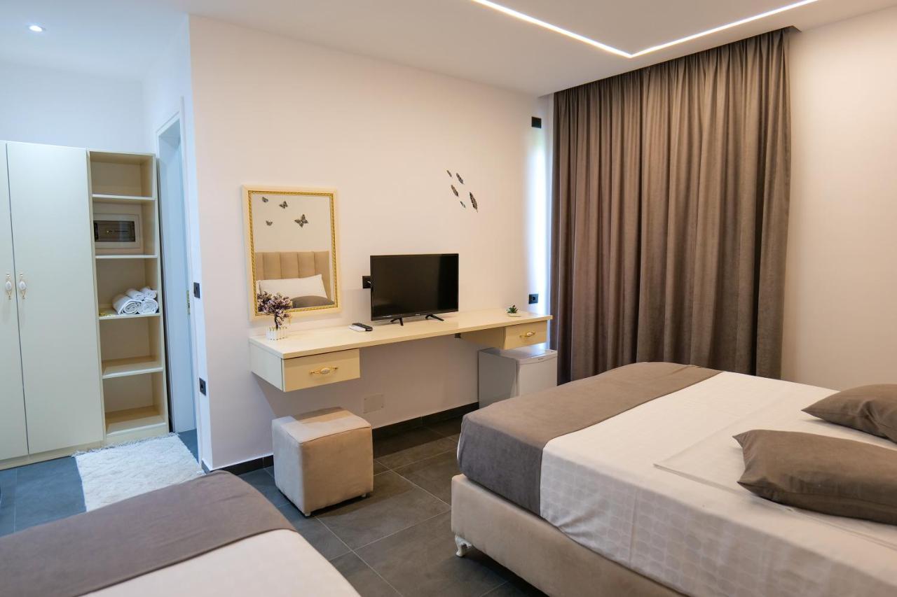 Hotel Vila Celaj à Vlorë Extérieur photo