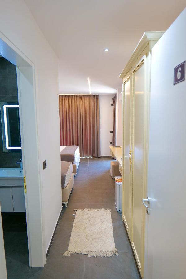 Hotel Vila Celaj à Vlorë Extérieur photo