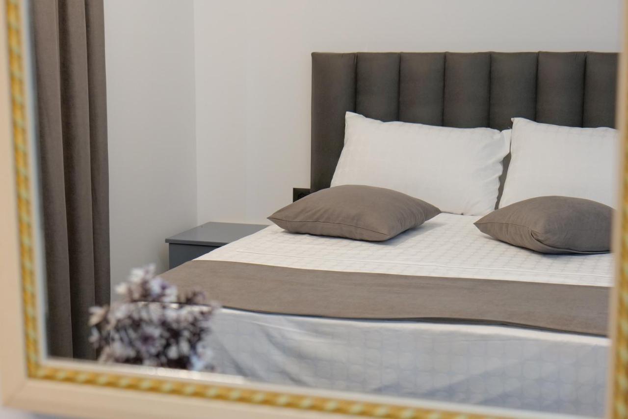 Hotel Vila Celaj à Vlorë Extérieur photo