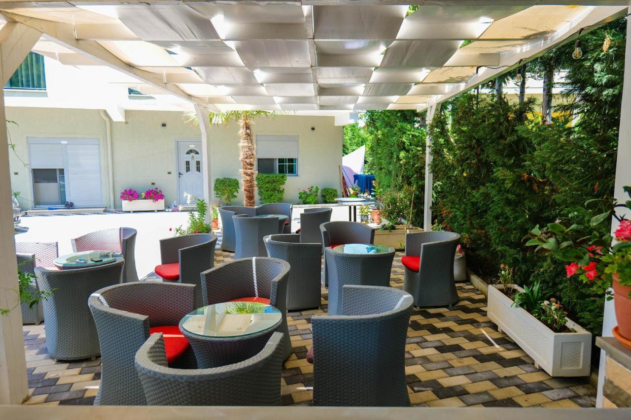 Hotel Vila Celaj à Vlorë Extérieur photo